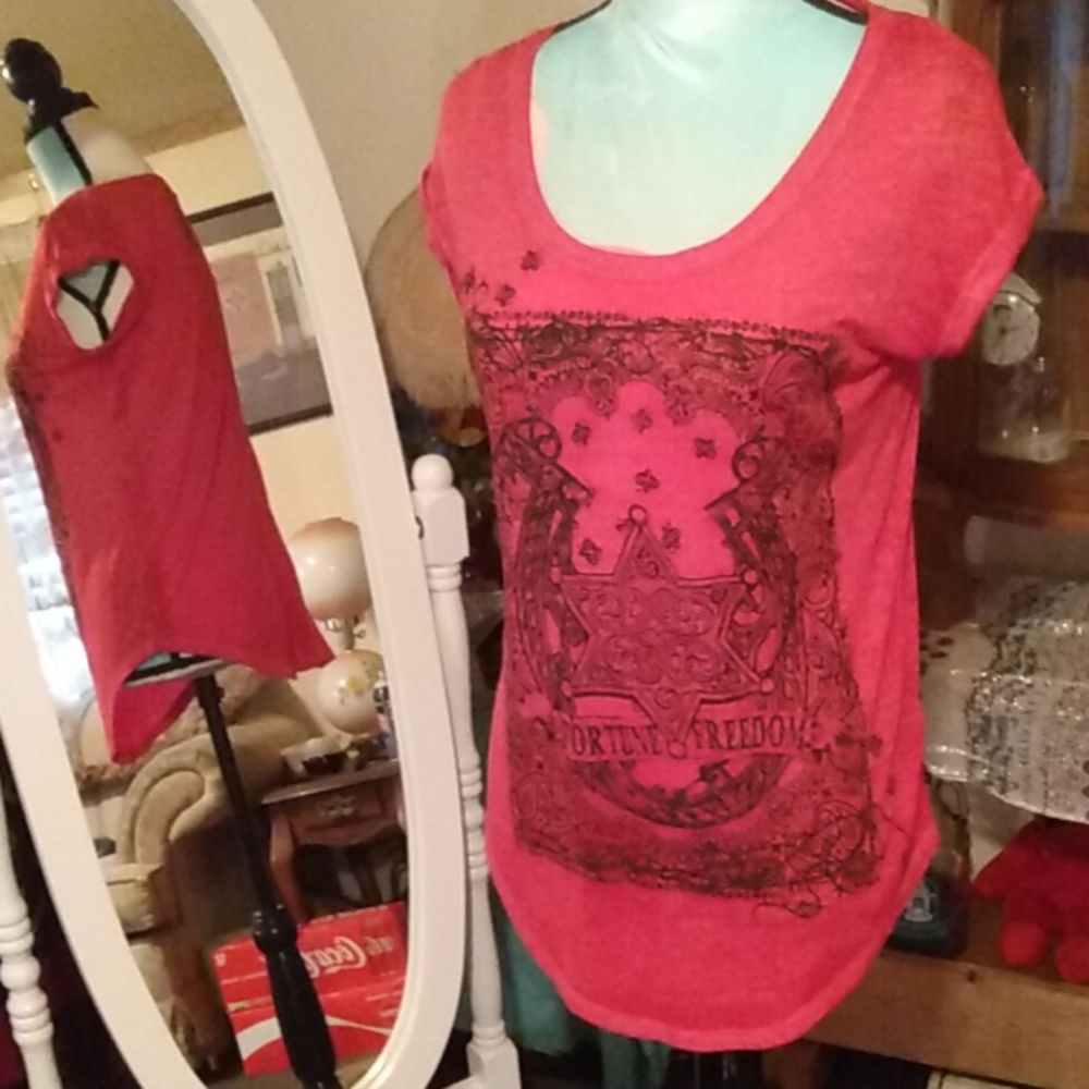 Short sleeve Rock and Republic top in red